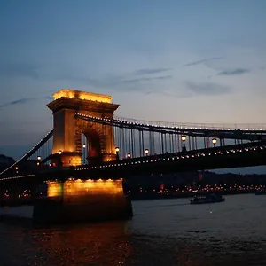 Elite & , Budapeşte Macaristan